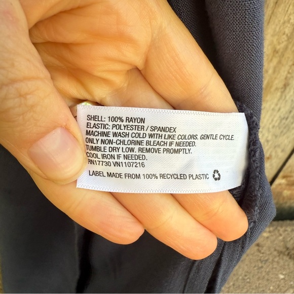 ISABEL INGRID Women’s Navy Smocked Cut Out Sleeveless Maxi Dress Size Medium - Picture 4 of 9